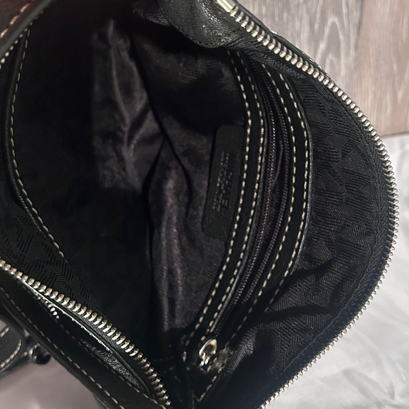 Michael Kors Black Crossbody Bag - Picture 4 of 13